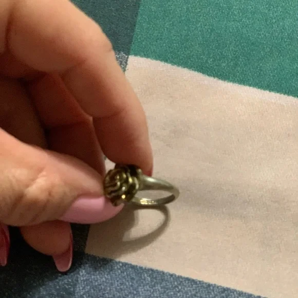 VINTAGE FLORAL RING - Picture 2 of 2